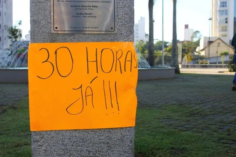 Assistentes buscam apoio na Câmara