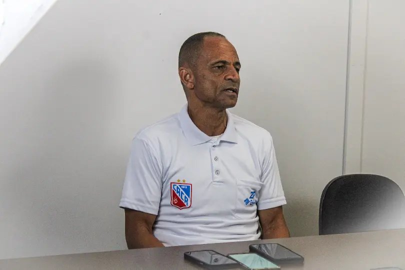 Renaux demite t&eacute;cnico Edson Souza ap&oacute;s tr&ecirc;s rodadas no Catarinense 