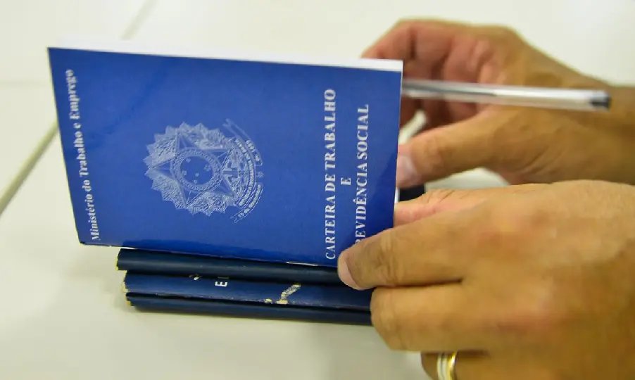 Consulte informa&ccedil;&otilde;es sobre contratos de trabalho suspensos