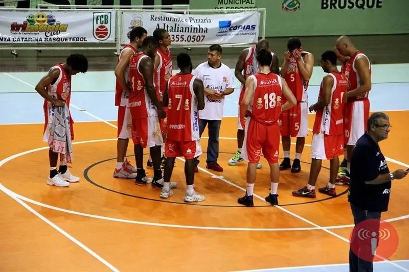AD Brusque derrota Ponta Grossa 
