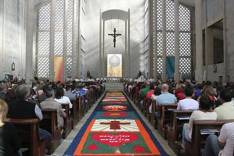 Paróquia São Luís Gonzaga celebra Corpus Christi