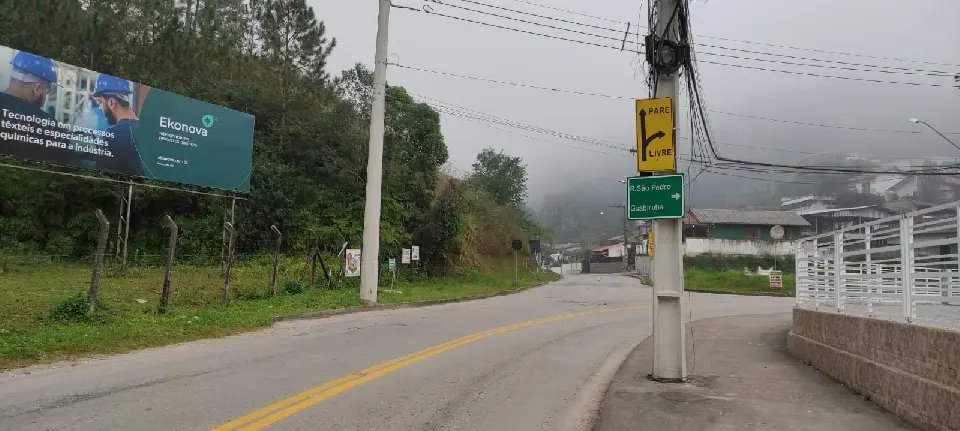 Morador cobra redutor de velocidade, antes que trag&eacute;dia aconte&ccedil;a 