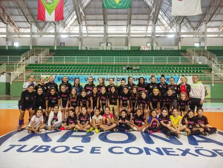 Barateiro/Havan retorna com n&uacute;cleos de Escolinhas