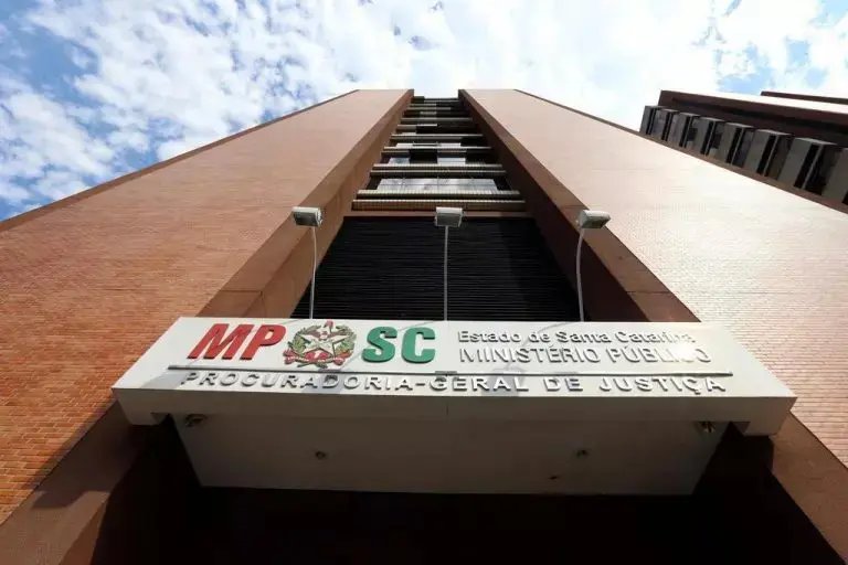 MPSC apura irregularidades em contrato com Hospital de Brusque