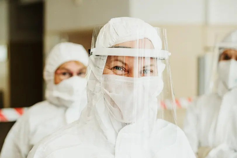 Pesquisadores brasileiros desenvolvem teste de Covid-19 pela saliva e utilizando luz