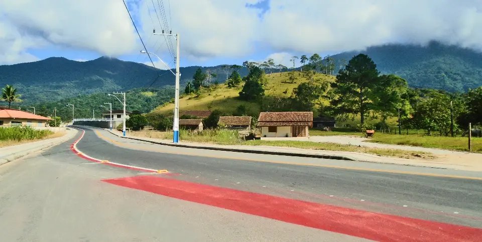 Guabiruba inaugura asfalto da Sternthal