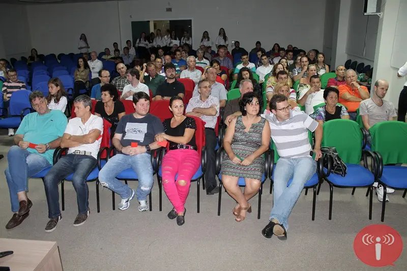 Sicredi presta contas aos associados