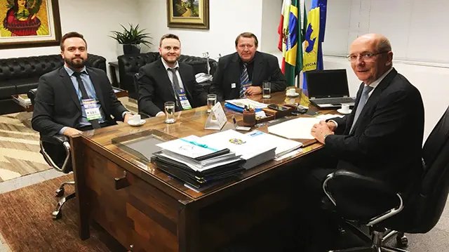 Vice-prefeito e vereadores de Guabiruba participam da Marcha a Brasília