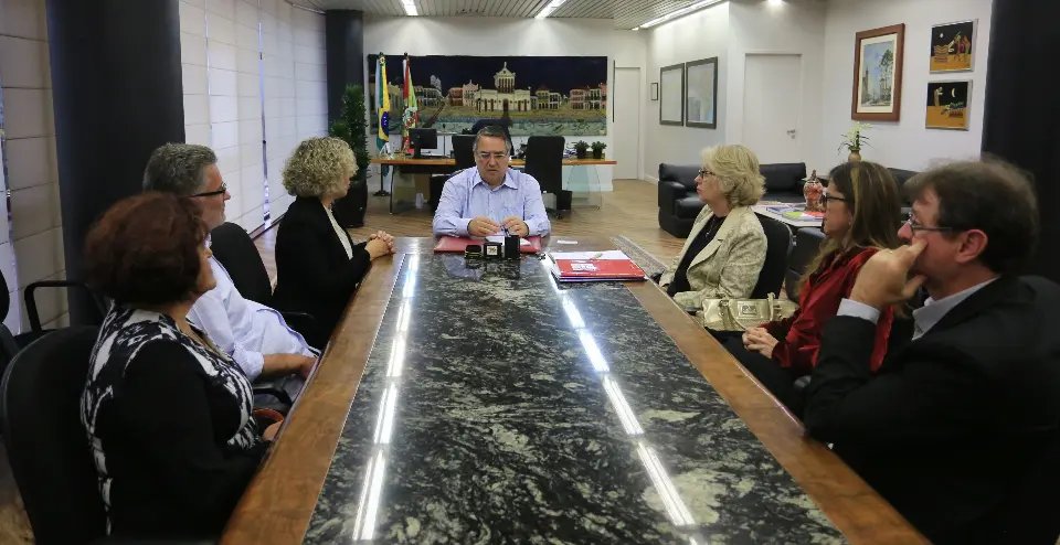 Governador Raimundo Colombo anuncia que SC vai investir na fosfoetalonamina 