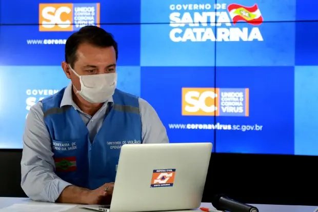 Leis vedam demiss&atilde;o de professores ACTS, cortes de luz, &aacute;gua, esgoto e g&aacute;s