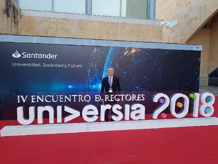 Reitor da UNIFEBE participa de evento internacional 