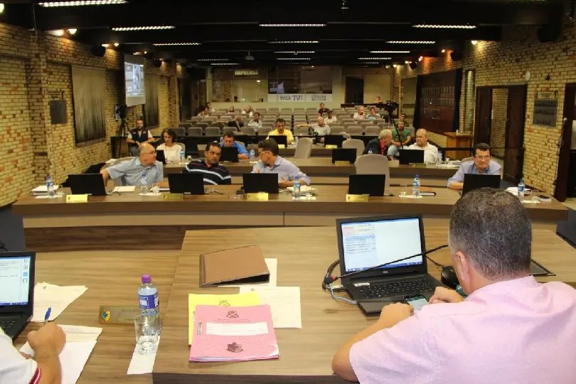 Câmara derruba regime de urgência solicitados pelo Executivo