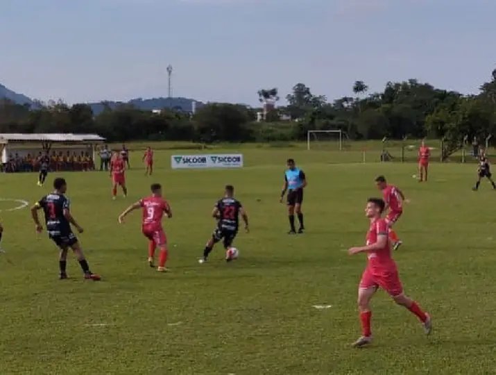 Brusque vence e se afasta da zona de rebaixamento