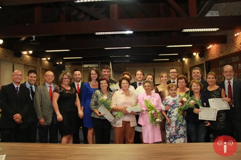  Sessão solene homenageia Dia da Mulher