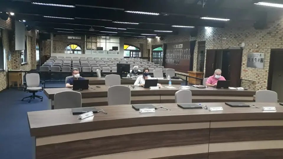 Em embate virtual, C&acirc;mara aprova projeto de apoio &agrave; Sa&uacute;de