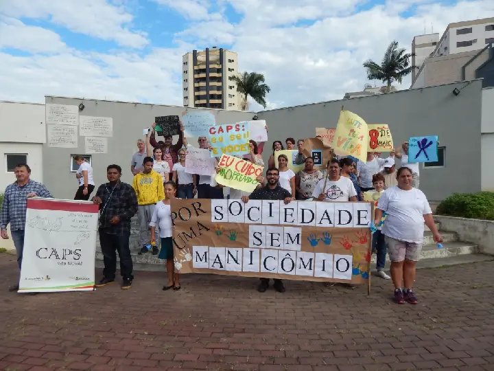 Caminhada marca encerramento da Semana de Luta Antimanicomial