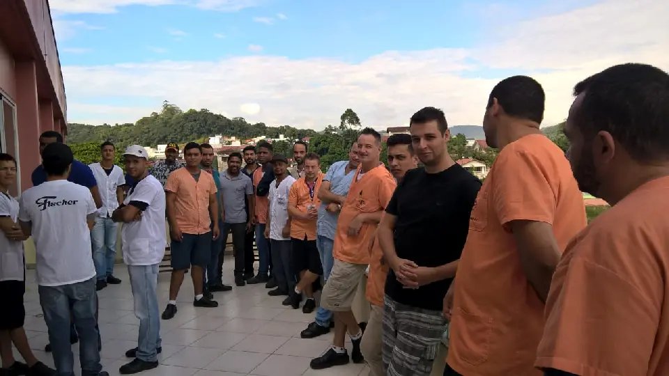 Funcionários da Fischer anunciam greve