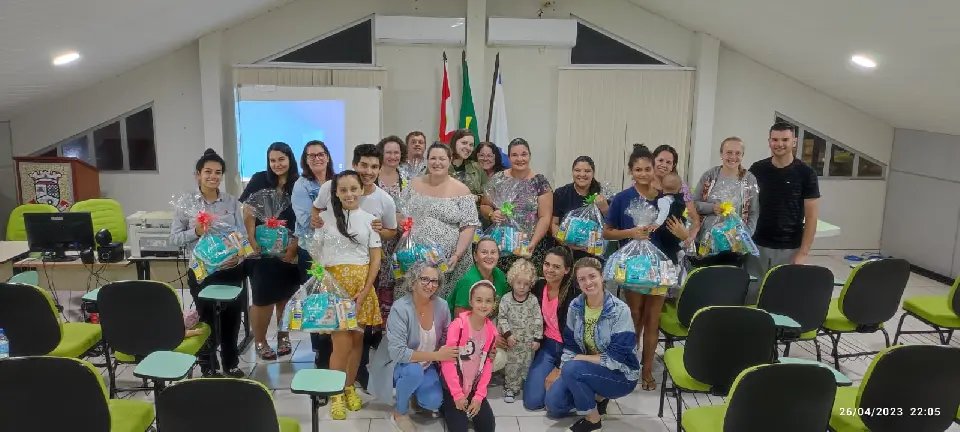16 m&atilde;es concluem Curso de Gestantes em Guabiruba