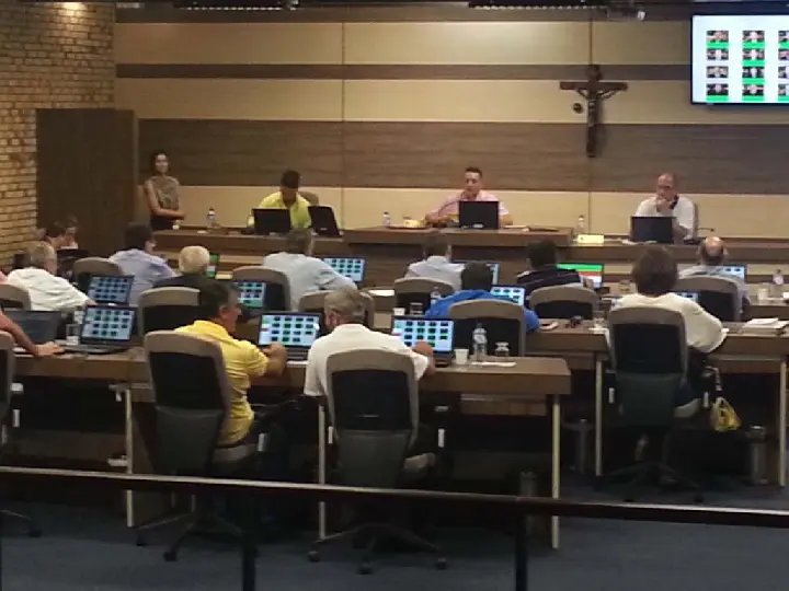 Eleição para diretores só em novembro