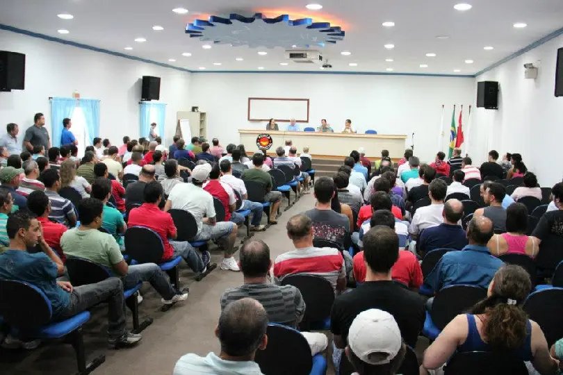 Sindicatos iniciam negociações