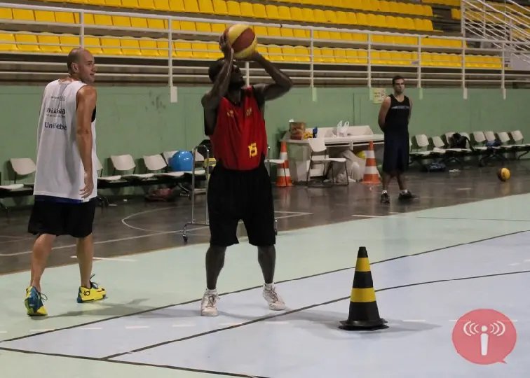 Brusque Basquete estreia em casa