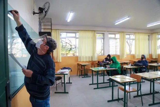 Contrata&ccedil;&atilde;o de ACTs mobiliza mais de 75 mil candidatos, em Santa Catarina