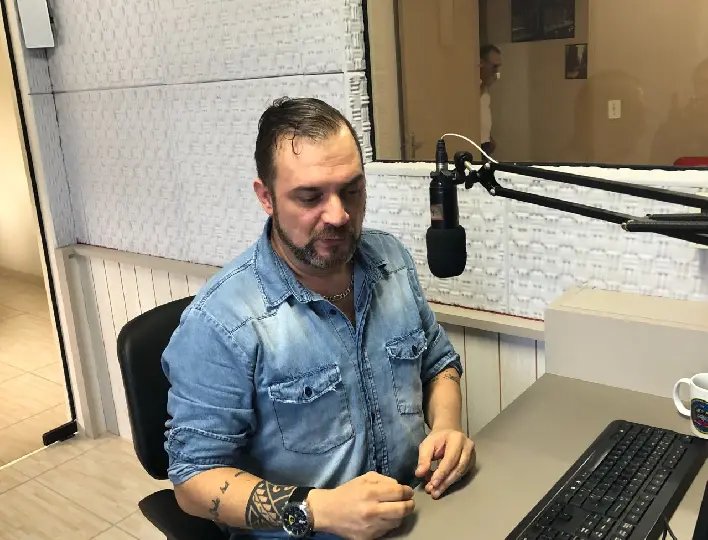 Fumagalli se defende de acusações feitas por historiador