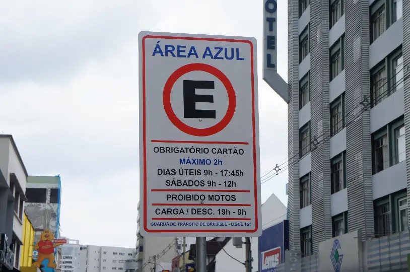 Cobran&ccedil;a da &Aacute;rea Azul de Brusque est&aacute; suspensa pelo per&iacute;odo de 30 dias