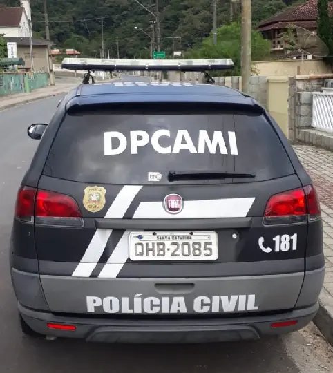 DPCAMI prende suspeito de estupro de vulner&aacute;vel e produ&ccedil;&atilde;o e armazenamento de pornografia infantil