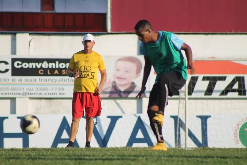 Mauro Ovelha deve manter mesmo time das últimas rodadas