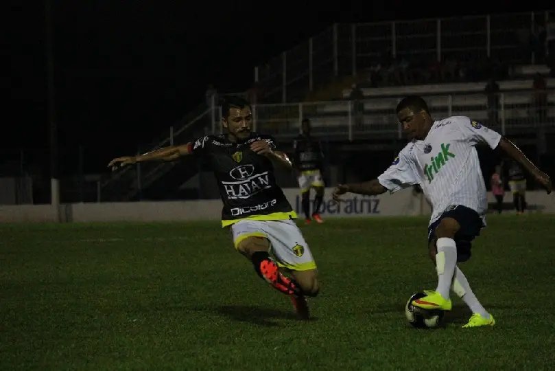 Brusque cede virada e toma 4 do Guarani de Palhoça