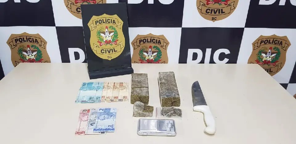 DIC efetua prende suspeito de tr&aacute;fico nas proximidades de col&eacute;gio
