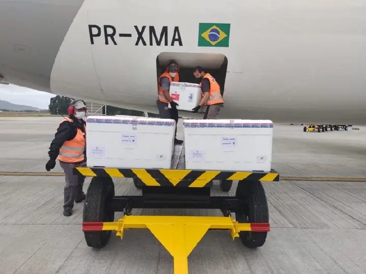 Covid-19: mais de 177 mil doses da vacina chegam &agrave; SC nesta sexta-feira