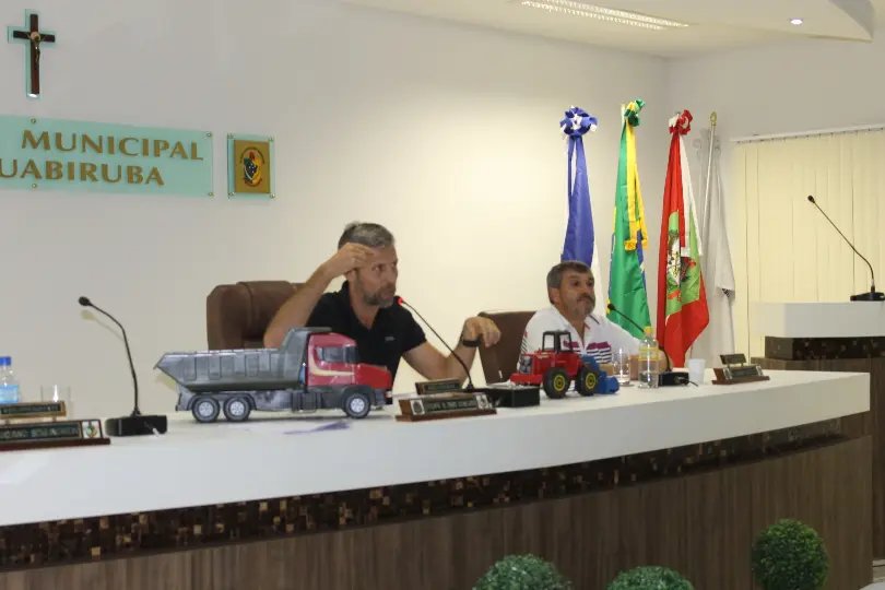 Caminhão de ‘brita’ gera discussão em Guabiruba
