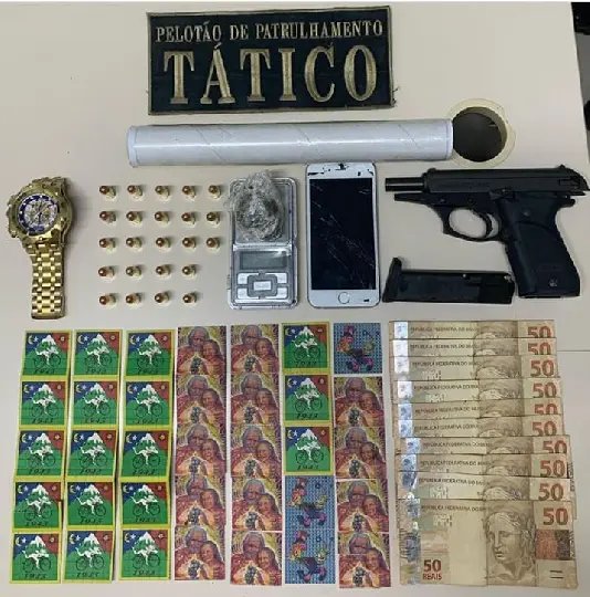 Homem &eacute; preso por tr&aacute;fico de drogas no bairro Santa Rita