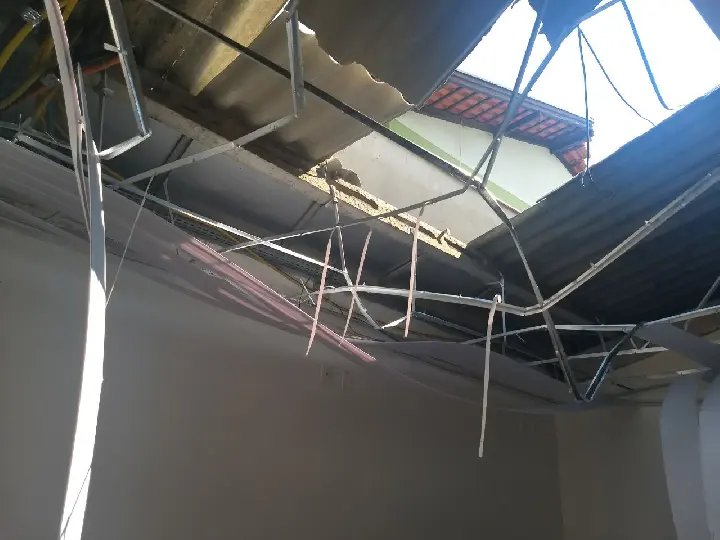Funcionário da secretaria de Obras sofre queda de cinco metros