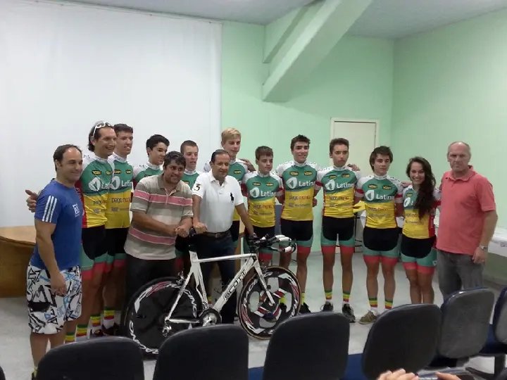 Ciclismo repatria atletas