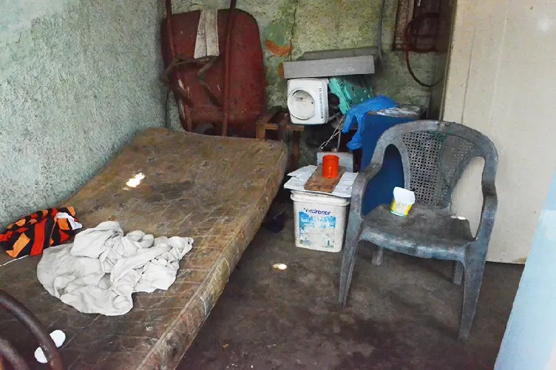 Mulher doente &eacute; abandonada em prec&aacute;rias condi&ccedil;&otilde;es