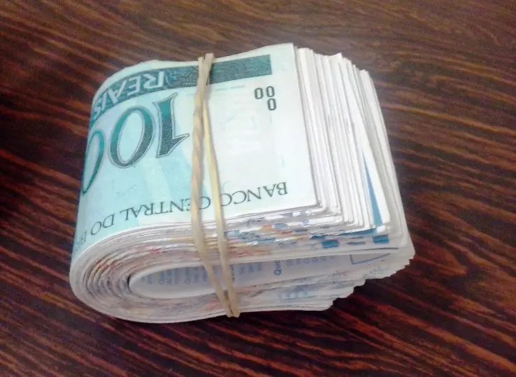 Jovem perde R$ 2,4 mil em golpe 