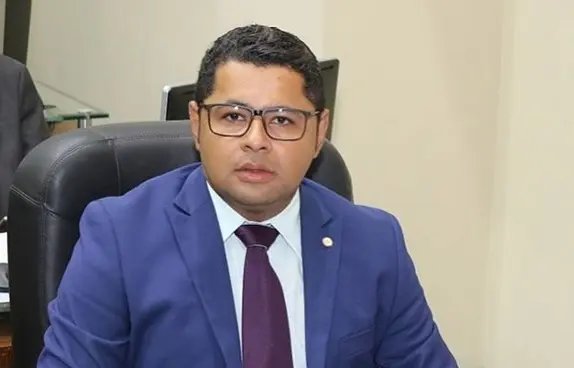 &ldquo;Alguns bancos est&atilde;o diminuindo o limite do cr&eacute;dito do cart&atilde;o sem aviso pr&eacute;vio&rdquo;, afirma diretor do Procon do Estado