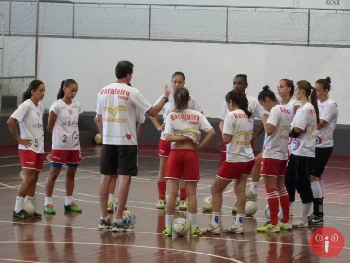 Barateiro ignora Carnaval e treina forte