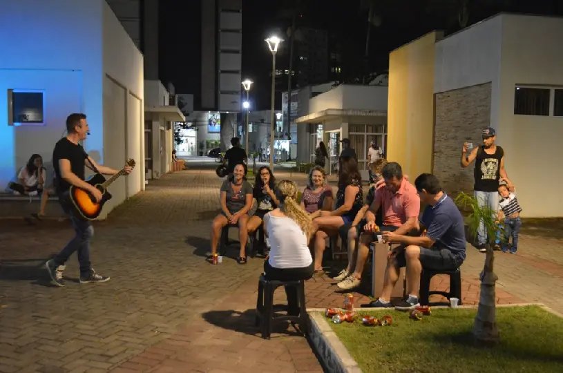 Praça Cultural é marcada pelos clássicos da música sertaneja