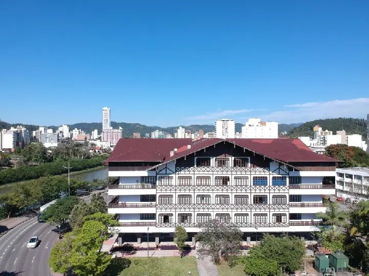 Sobe de 33 para 37 os casos confirmados de Coronav&iacute;rus em Blumenau