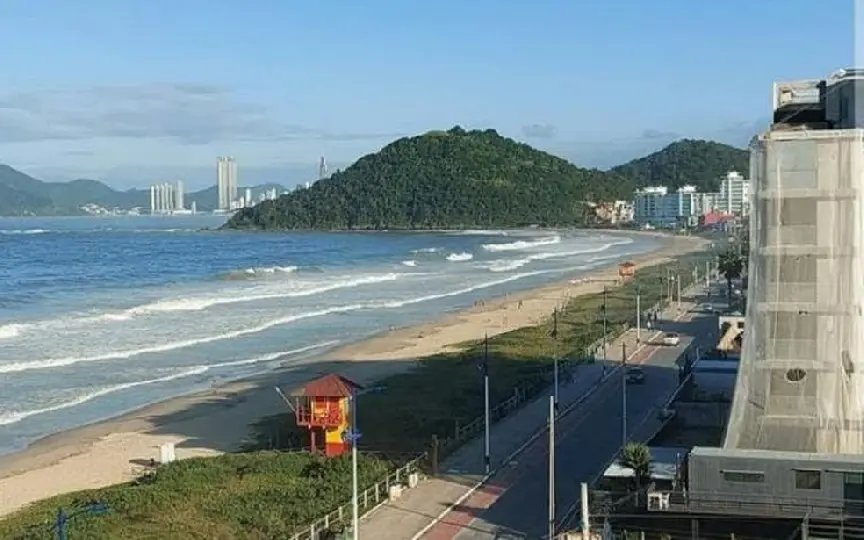 Justi&ccedil;a pro&iacute;be novas constru&ccedil;&otilde;es que gerem sombra na Praia Brava