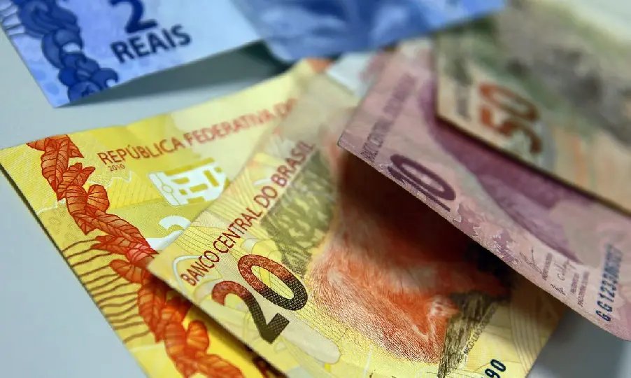 Trabalhadores nascidos em agosto podem sacar aux&iacute;lio emergencial