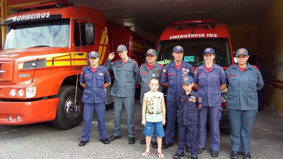 Mateus visita seus heróis