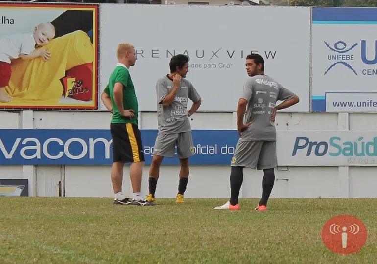 Pingo ainda tem dúvidas no meio campo