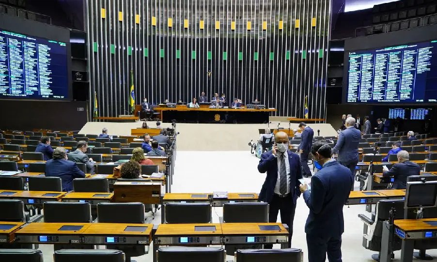 C&acirc;mara aprova aux&iacute;lio de R$ 600 por m&ecirc;s para trabalhador informal 
