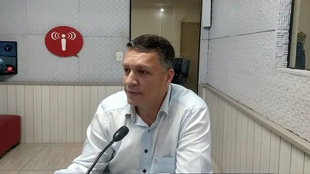 "N&atilde;o vejo a possibilidade de darmos aumento de quase 50% no sal&aacute;rio de uma categoria"