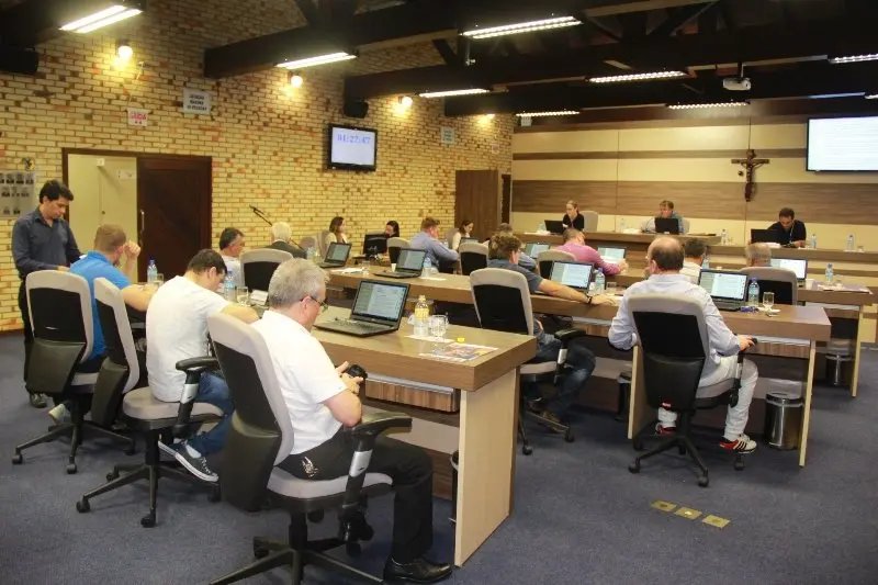Vereador propõe terceirizar merenda escolar em Brusque